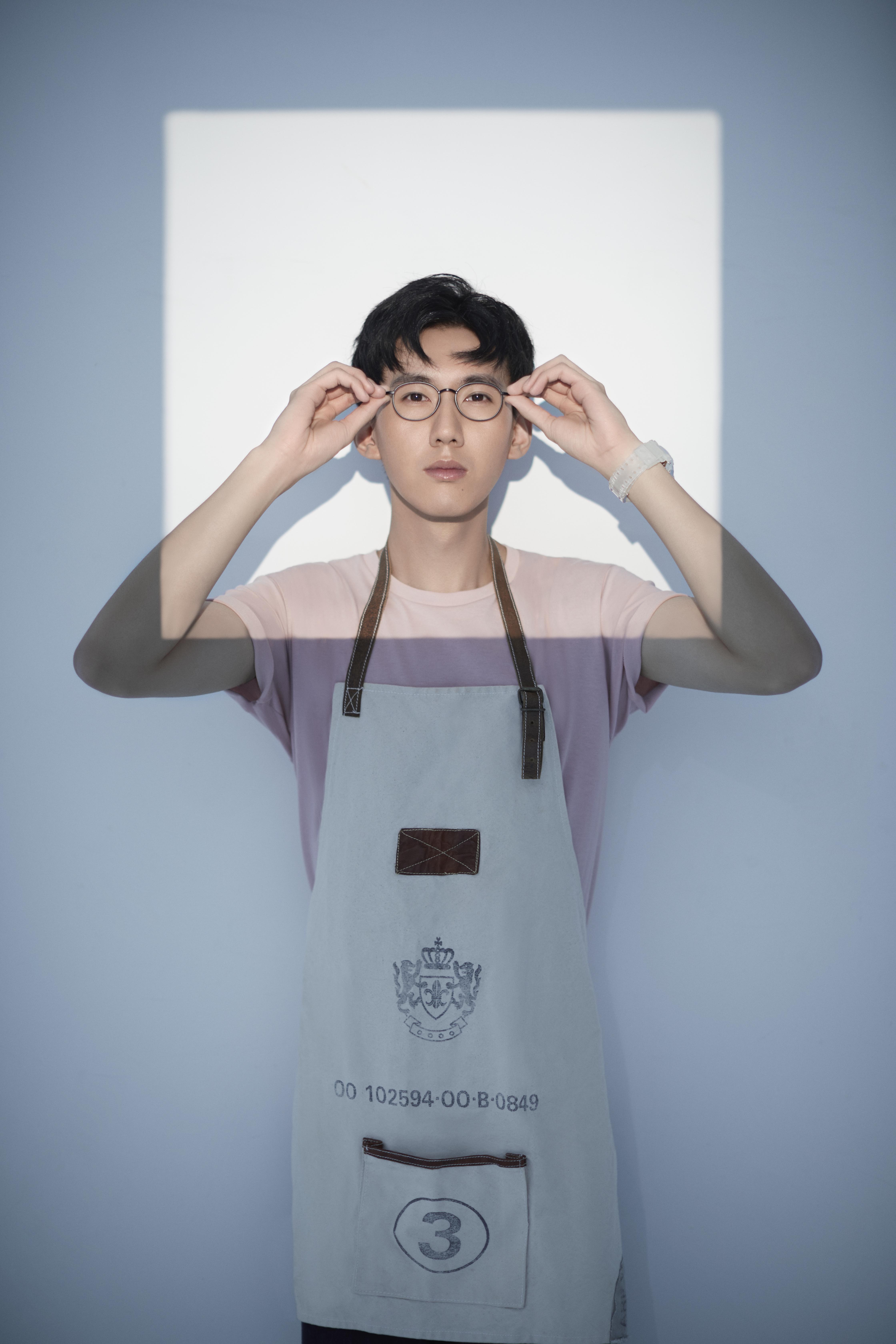 君为传播集团承办的音乐剧《欢迎光临》讲述一群在大城市闯荡的年轻人