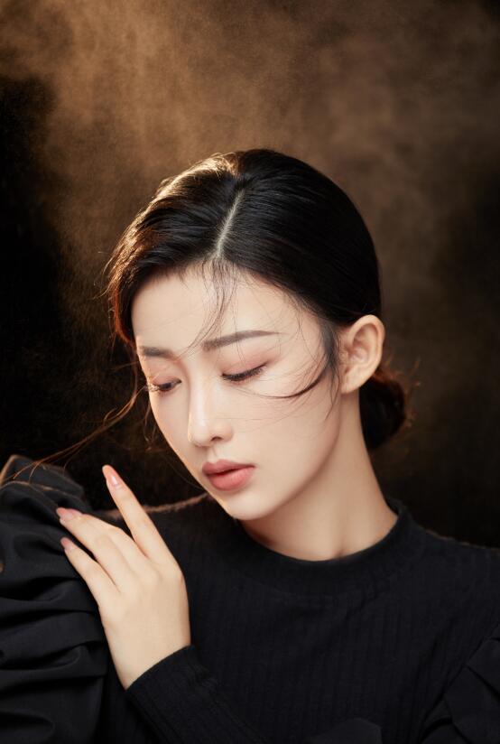 id="gnbrv6q9ts">余梦寒(rachel),1997年2月1日出生于江苏省无锡市