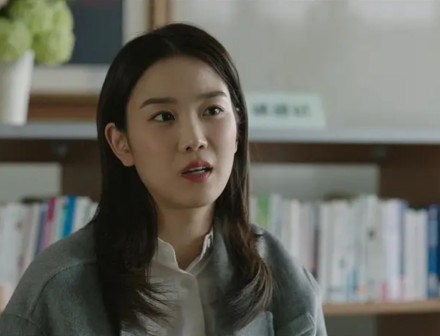 《魔女》饰演许恩实