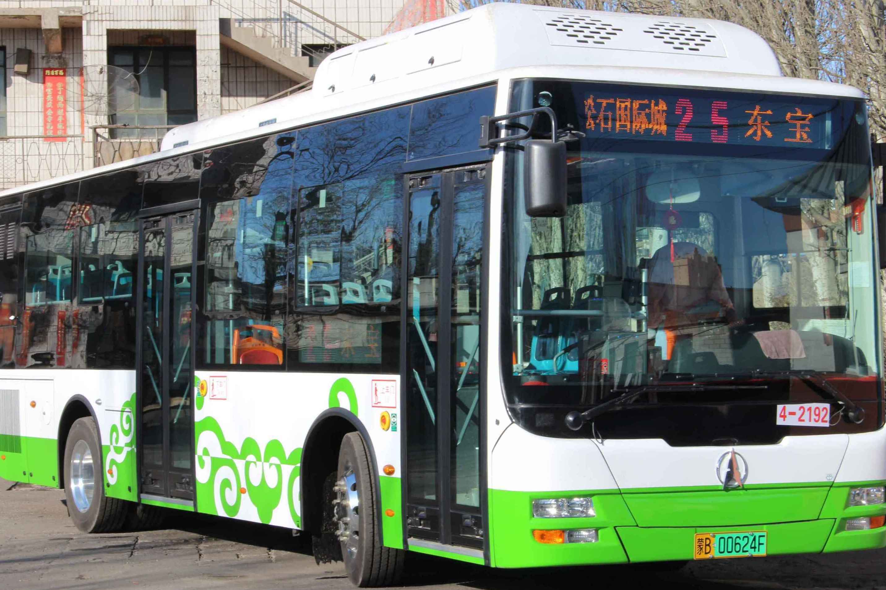 青山区的市区公交线路,途经共41个站点