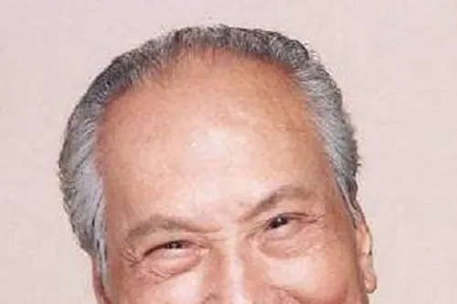 ="gnt1865jeh">曹达华(1915年9月15日-2007年1月13日),出生于广东台山