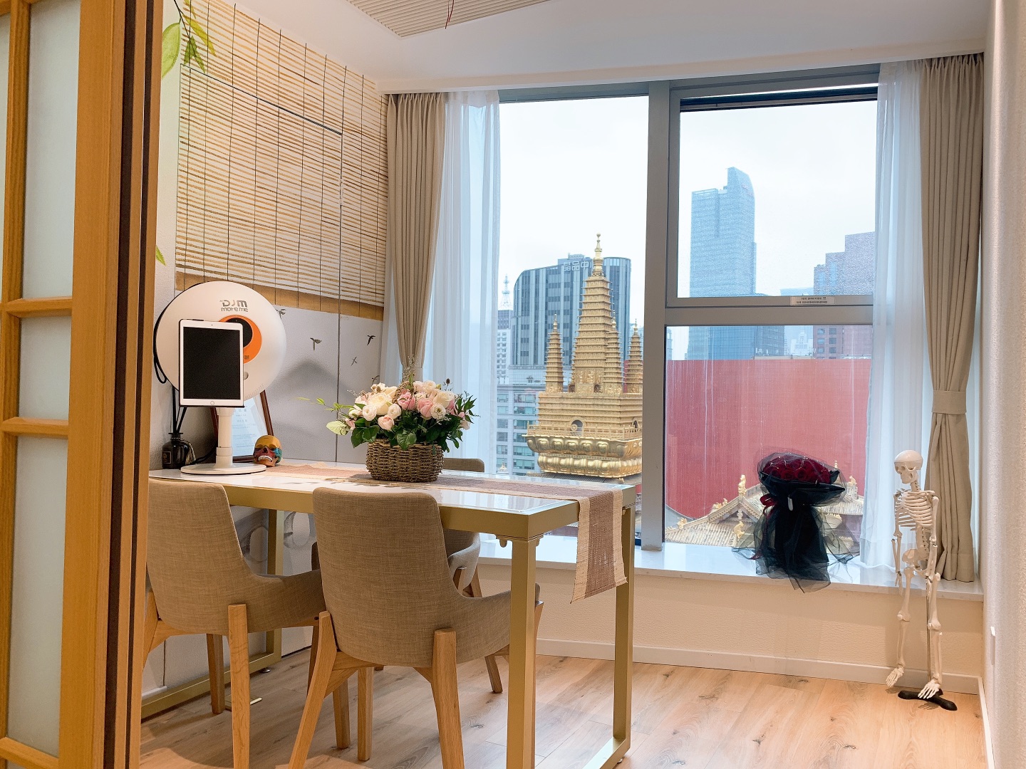 ">poco beauty,是一家专业化美容品牌,于2005年(平成17年)由小林良友