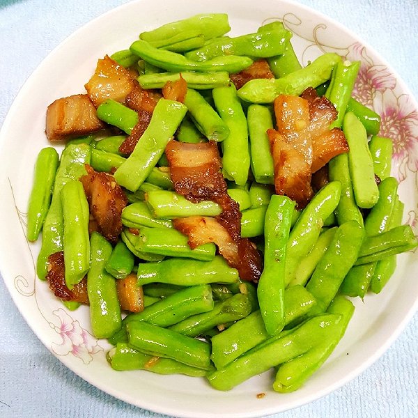 腊肉炒菜豆