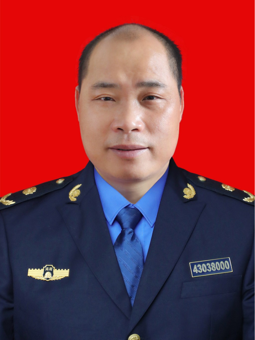 中国国籍,现任湖南省株洲市茶陵县城市管理和综合执法局党组书记,局长
