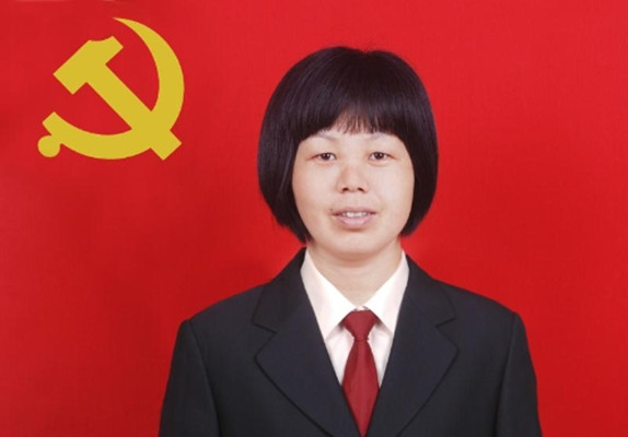  p>何花云,现任浙江省丽水市松阳县樟溪乡党委书记 span class="ref"