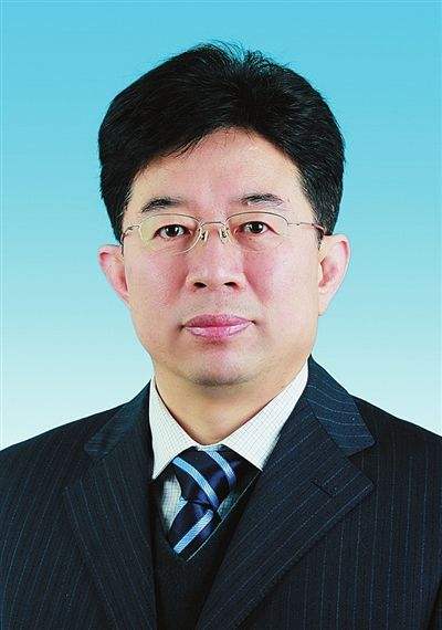  p data-id="gnbqocelx6">王宝恩,男,汉族,河北南宫人,华北水利水电