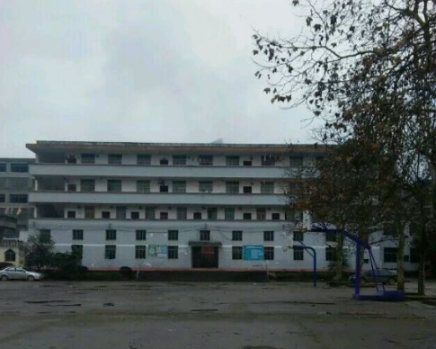  p>四都镇,隶属江西省九江市 a target="_blank" href="/item/修水县"