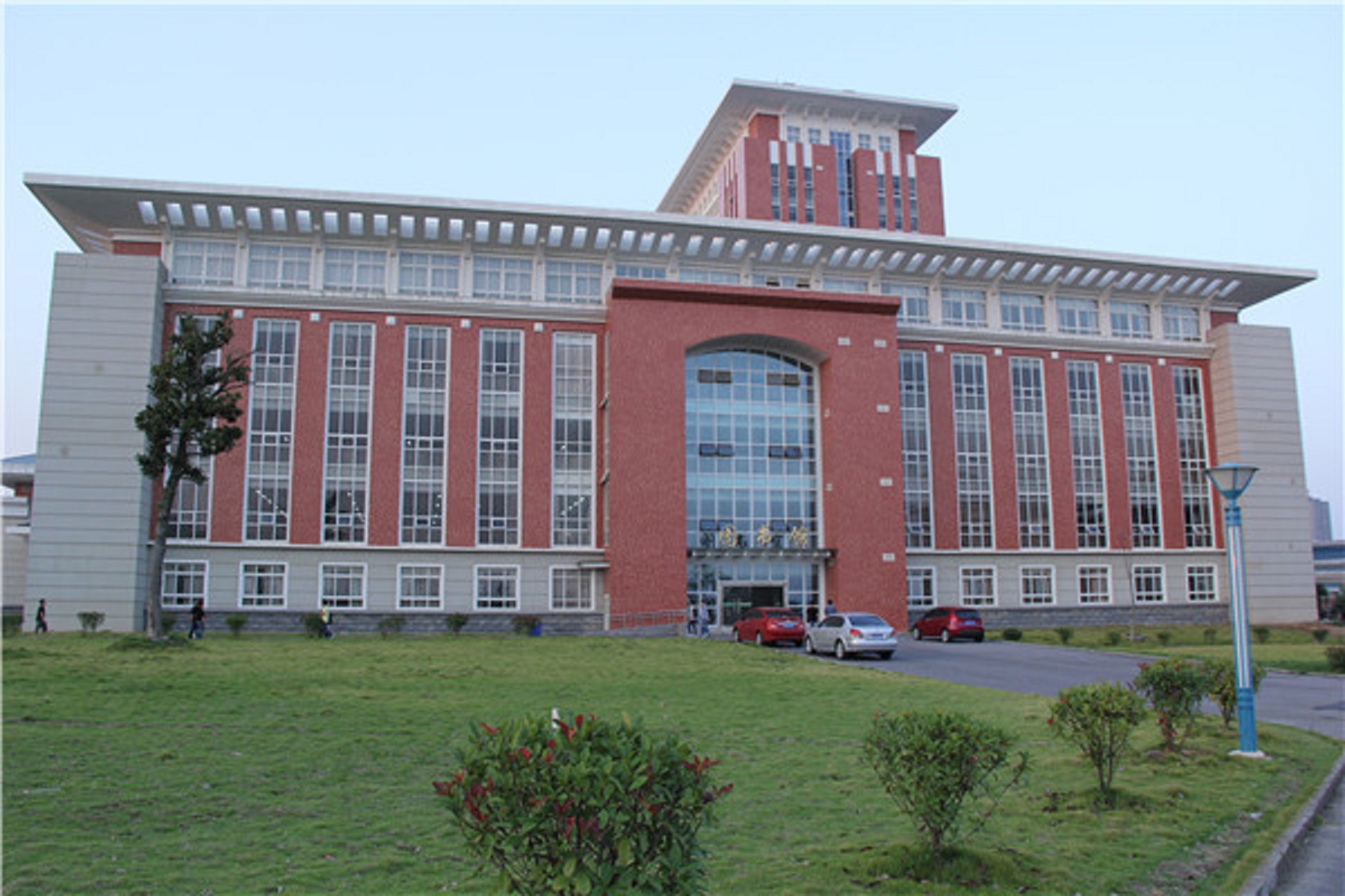  p>滁州职业技术学院(chuzhou polytechnic)坐落于 a target="_blank"