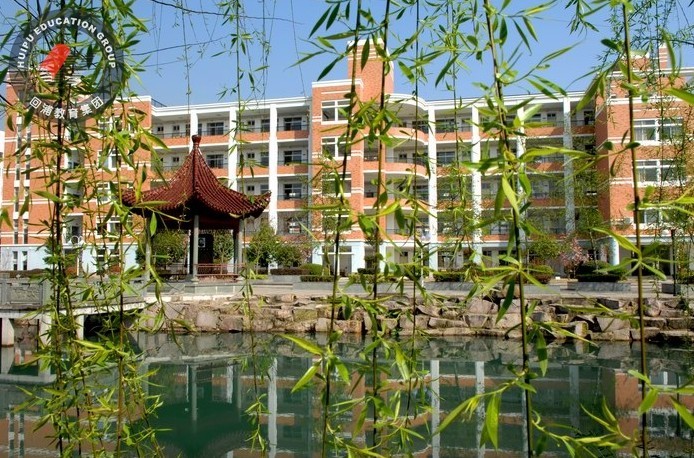  p>浙江省回浦中学(huipu high school,zhejiang)是一所由临海市教育