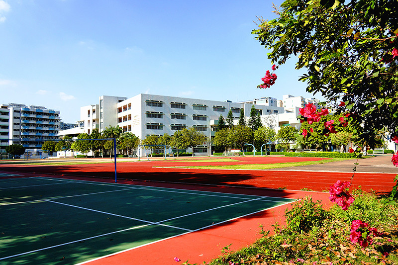  p>中山市东区中学是广东省一级学校,广东省普通高中教学水平优秀学校