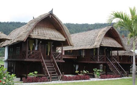 巴杜尔湖边小屋酒店