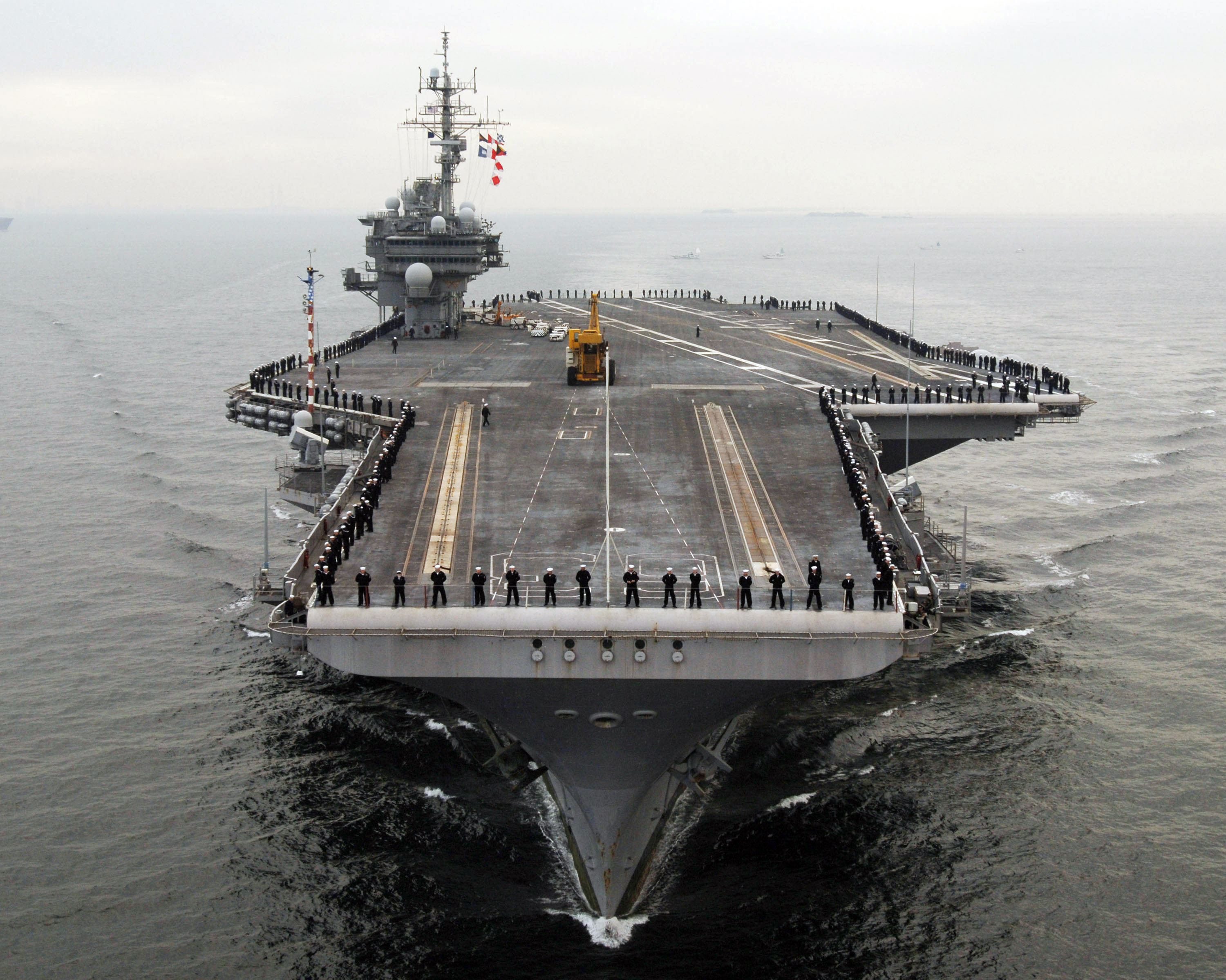 美国"小鹰"级航空母舰