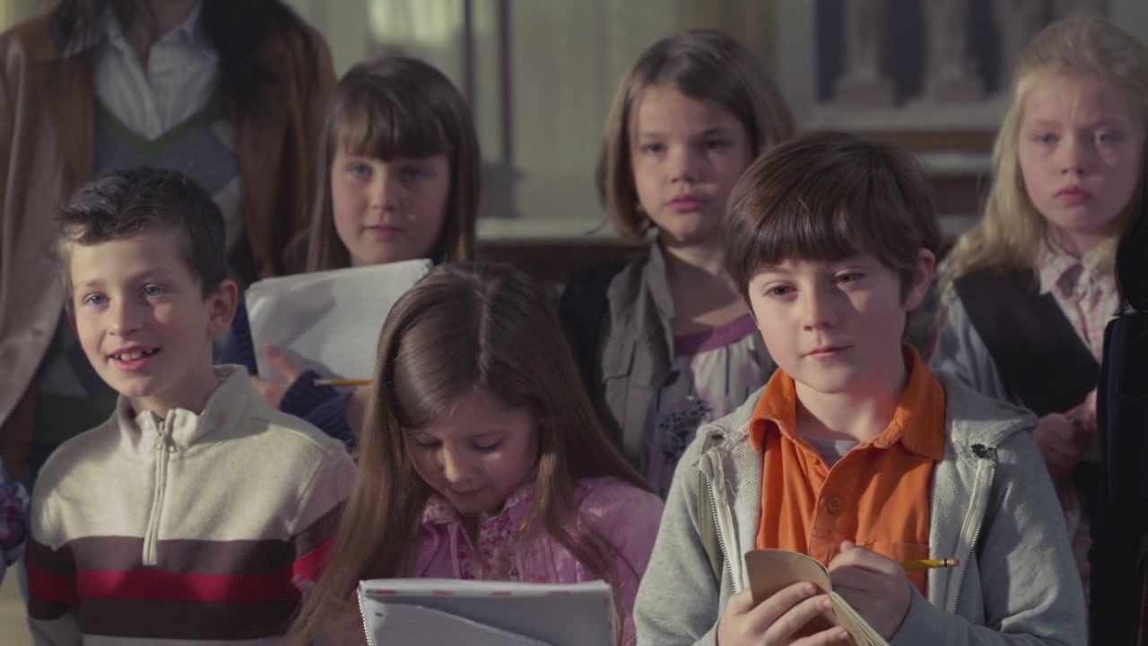  p>《护宝狗狗》是由 a>罗伯特·文斯 /a>执导的一部喜剧片.