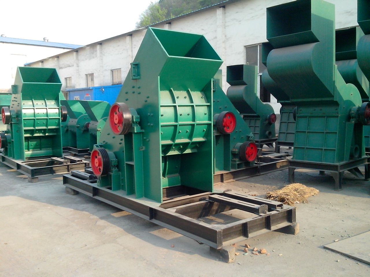  p>煤炭破煤机是一种带有环锤的冲击转子式破碎机,具有结构简单,破碎