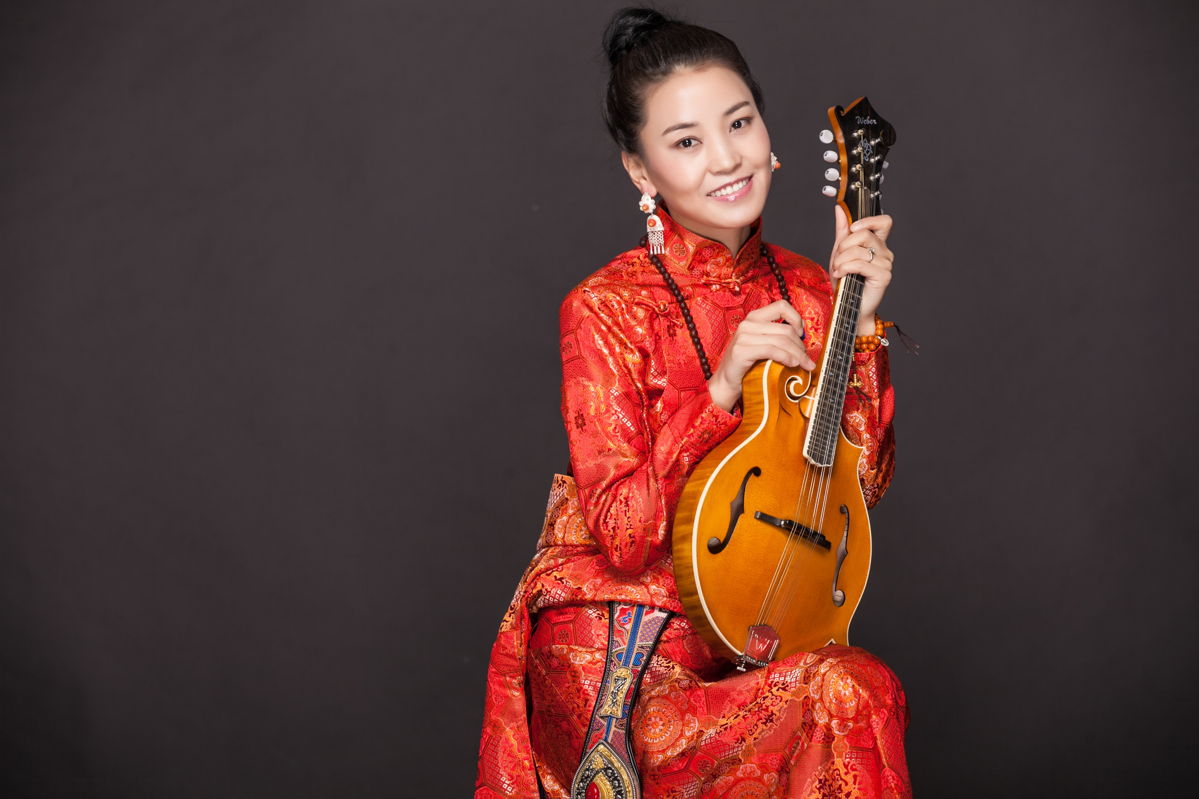  p data-id="go06hye73v">拉吉,歌手,出版专辑《青春的鲜花》,《金色