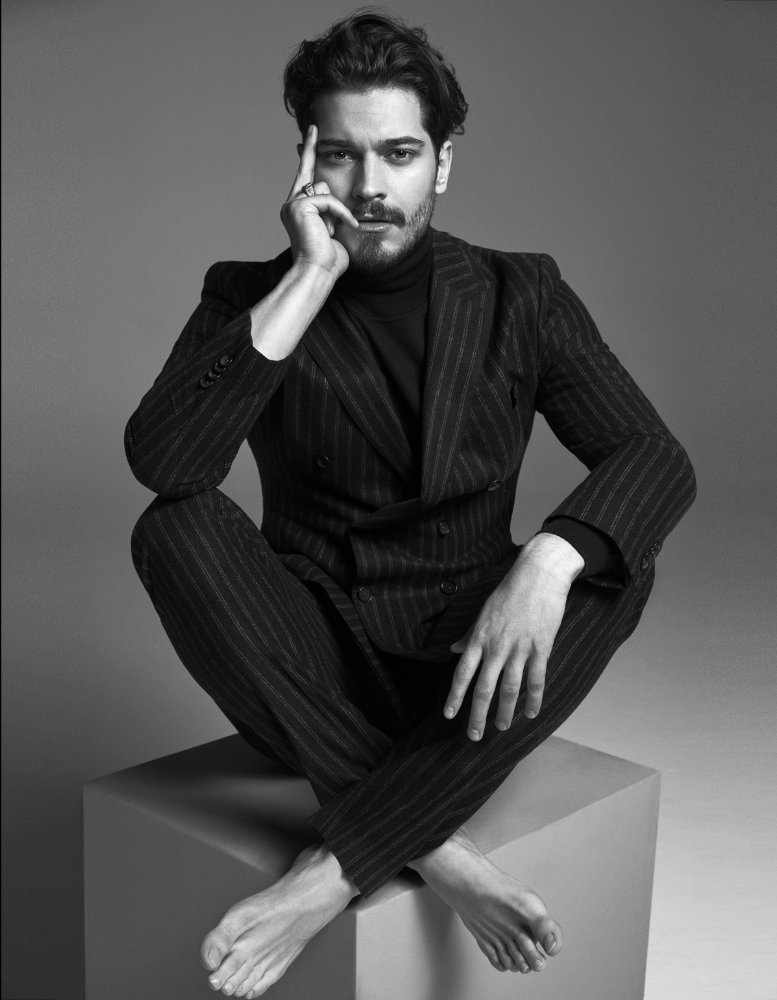  p>土耳其当代最红男演员  a  atay ulusoy(查阿台·吾鲁崔)于1990年9