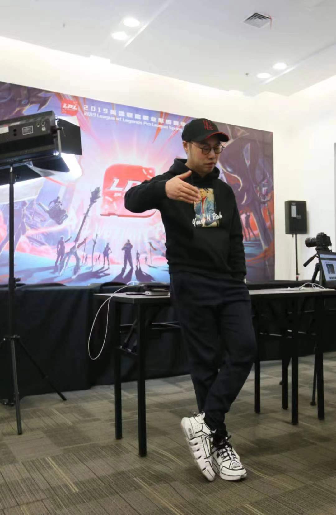 is">李麒麟(colin),男, a target="_blank" href="/item/李宁/184"