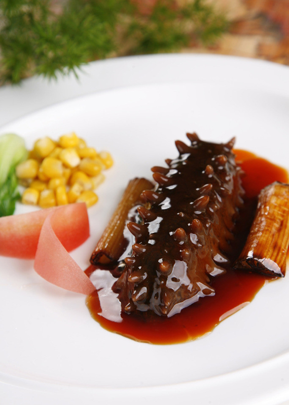  p>仿刺参(学名: i>apostichopus japonicus /i>):个体大,长20-40厘米