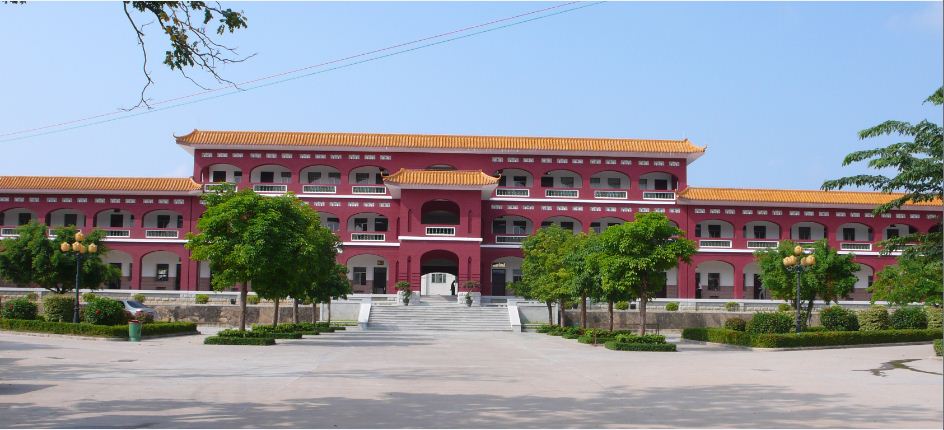 琼海市嘉积中学