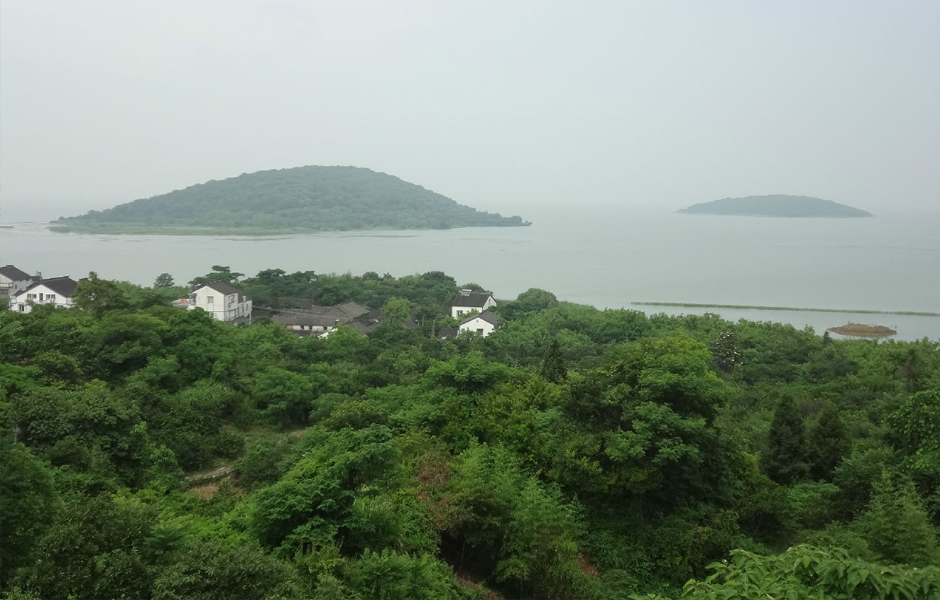  p>太湖三山岛,古称蓬莱,明代始称小蓬莱,又称笔架山,金龟山,位于苏州