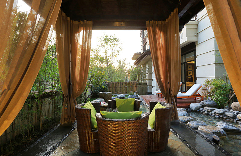 牛驼温泉孔雀城