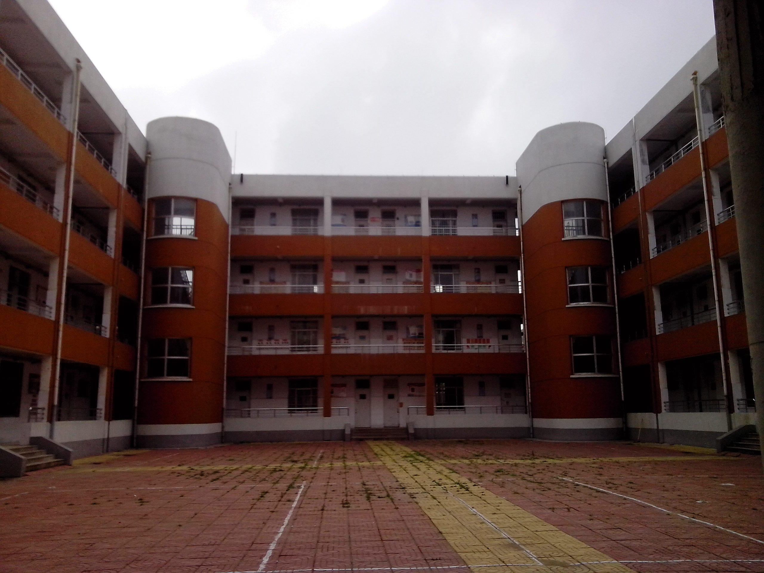  p data-id="gnhg9e6402">费县一中创建于1952年,是 a target="_blank