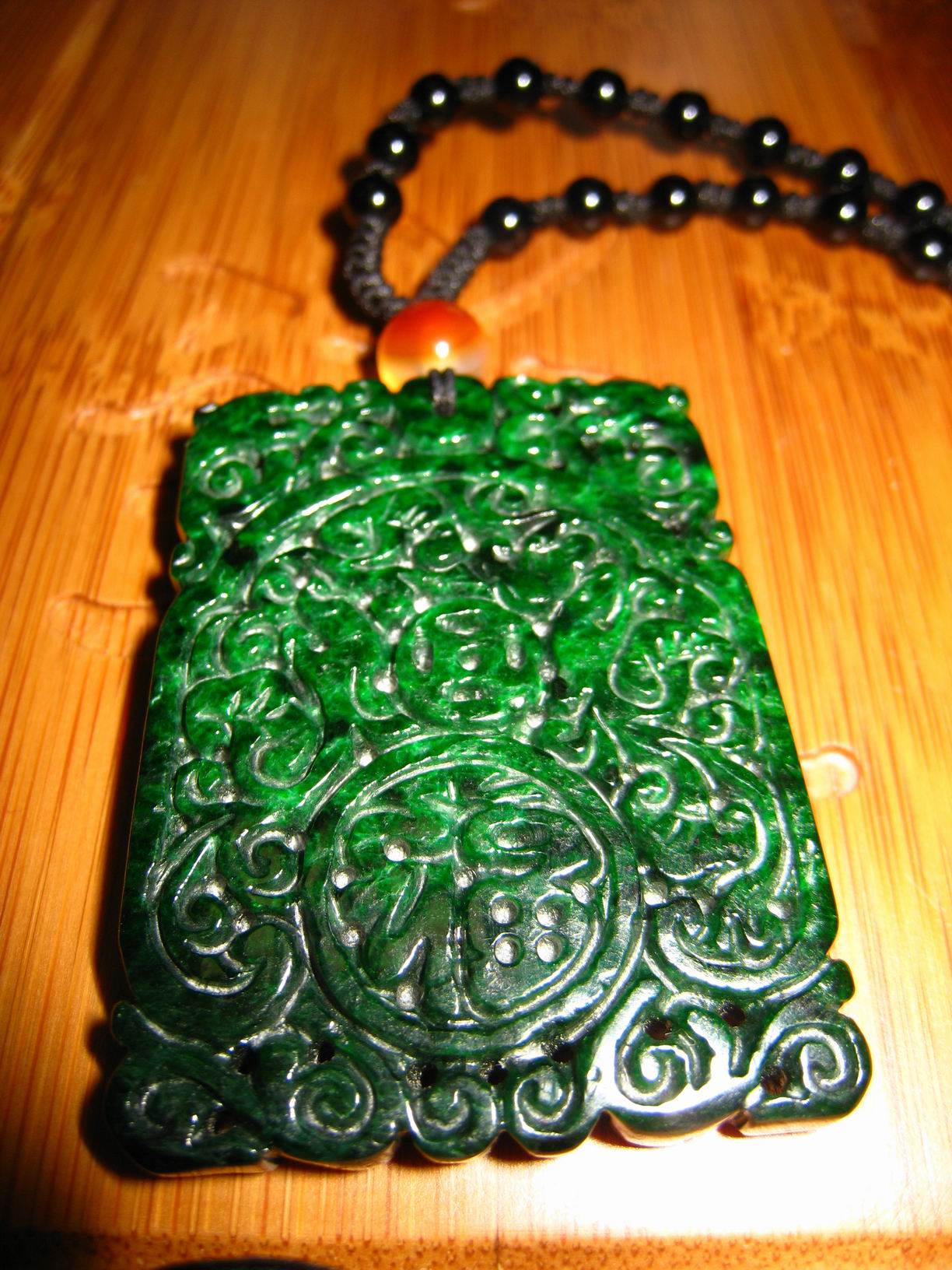  p>铁龙生, a href="#" data-lemmaid="5573">翡翠 /a>产于缅甸的龙肯