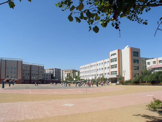  p>牡丹江市第四中学,简称牡丹江四中,创建于1956年,位于市中心 a