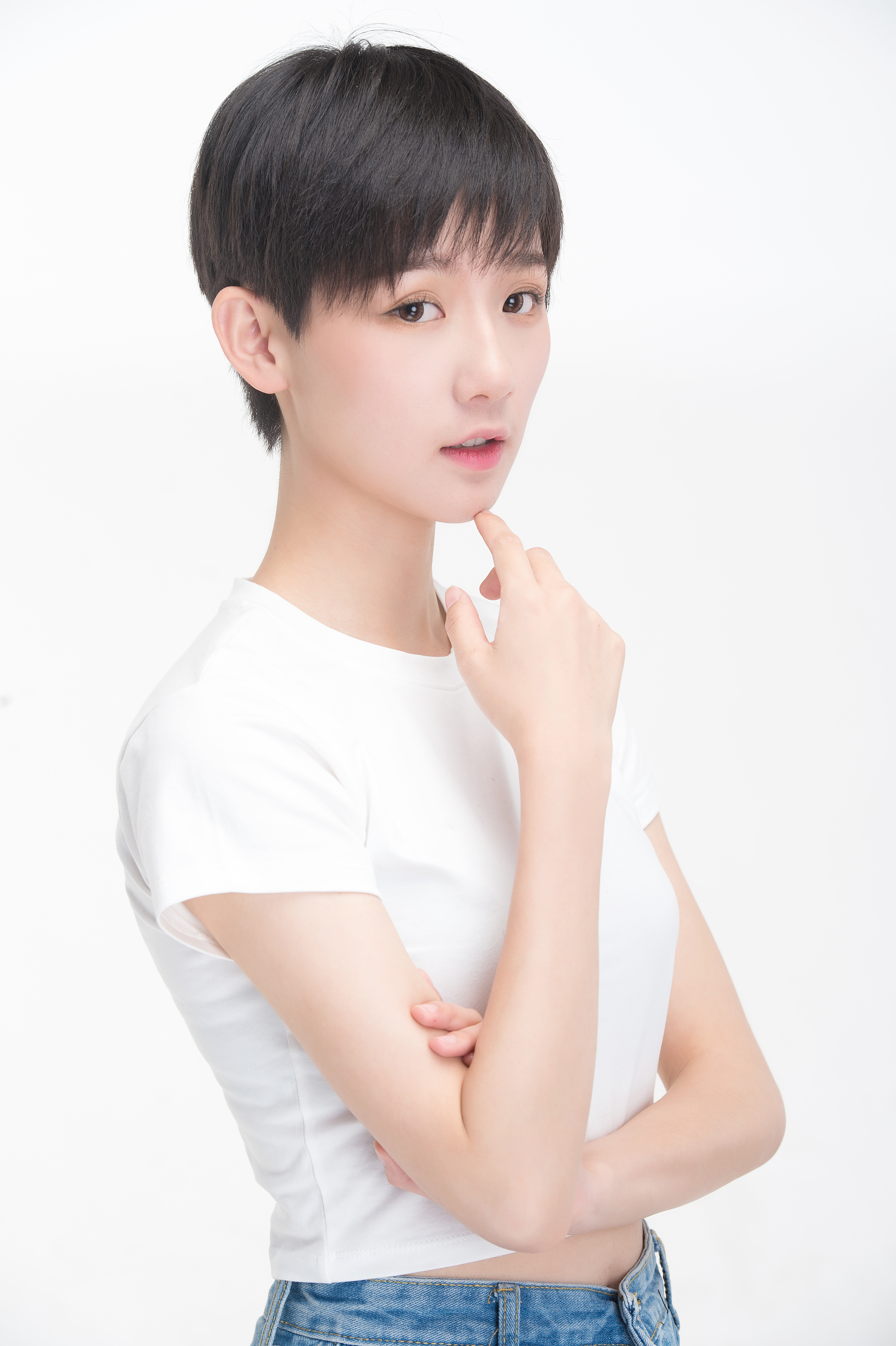  p>董婕,1994年9月7日出生于宁夏回族自治区,中国新生代女演员.