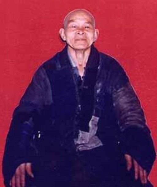  p>宏成法师生于1910年,俗名杨宏春,安徽无为人.