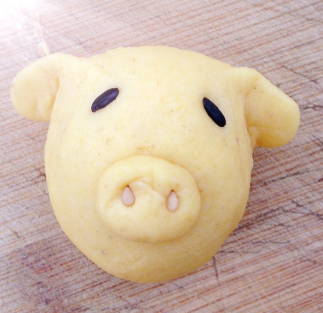 奶香玉米面小猪馒头