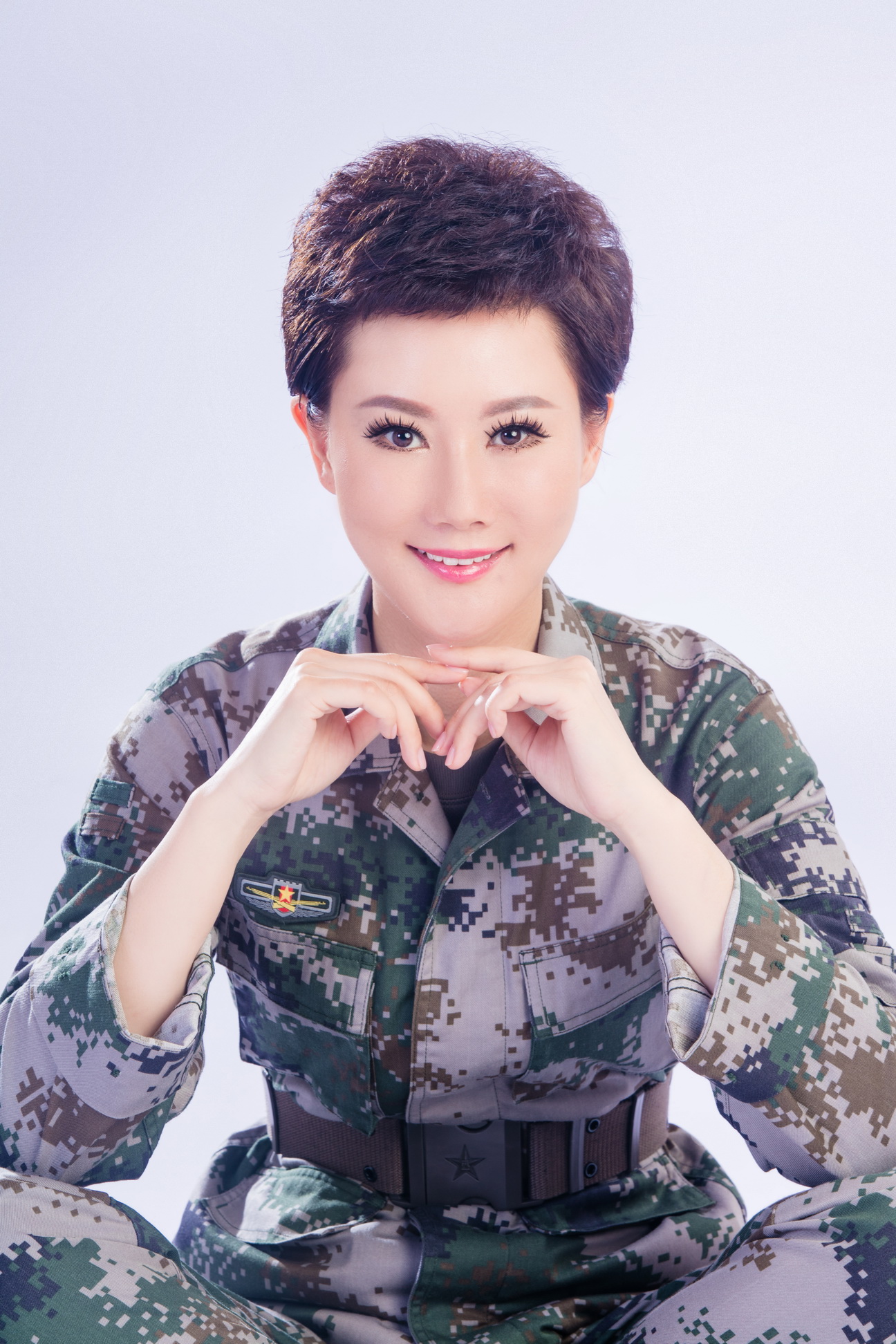  p>叶翠,女高音歌唱家,原战友文工团独唱演员,,现中国煤矿文工团国家