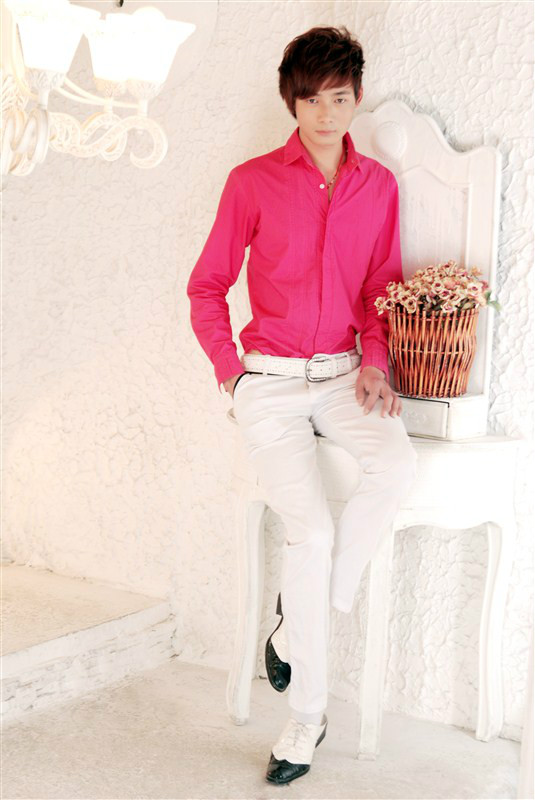  p data-id="gnyxrlhpqh">小幂,真名毛友风,被称为男版杨幂,反串演员.