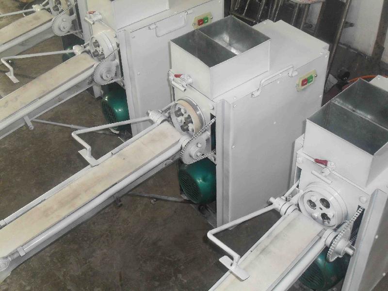 麻花机属于一种 a target="_blank" href="/item/食品加工设备">食品