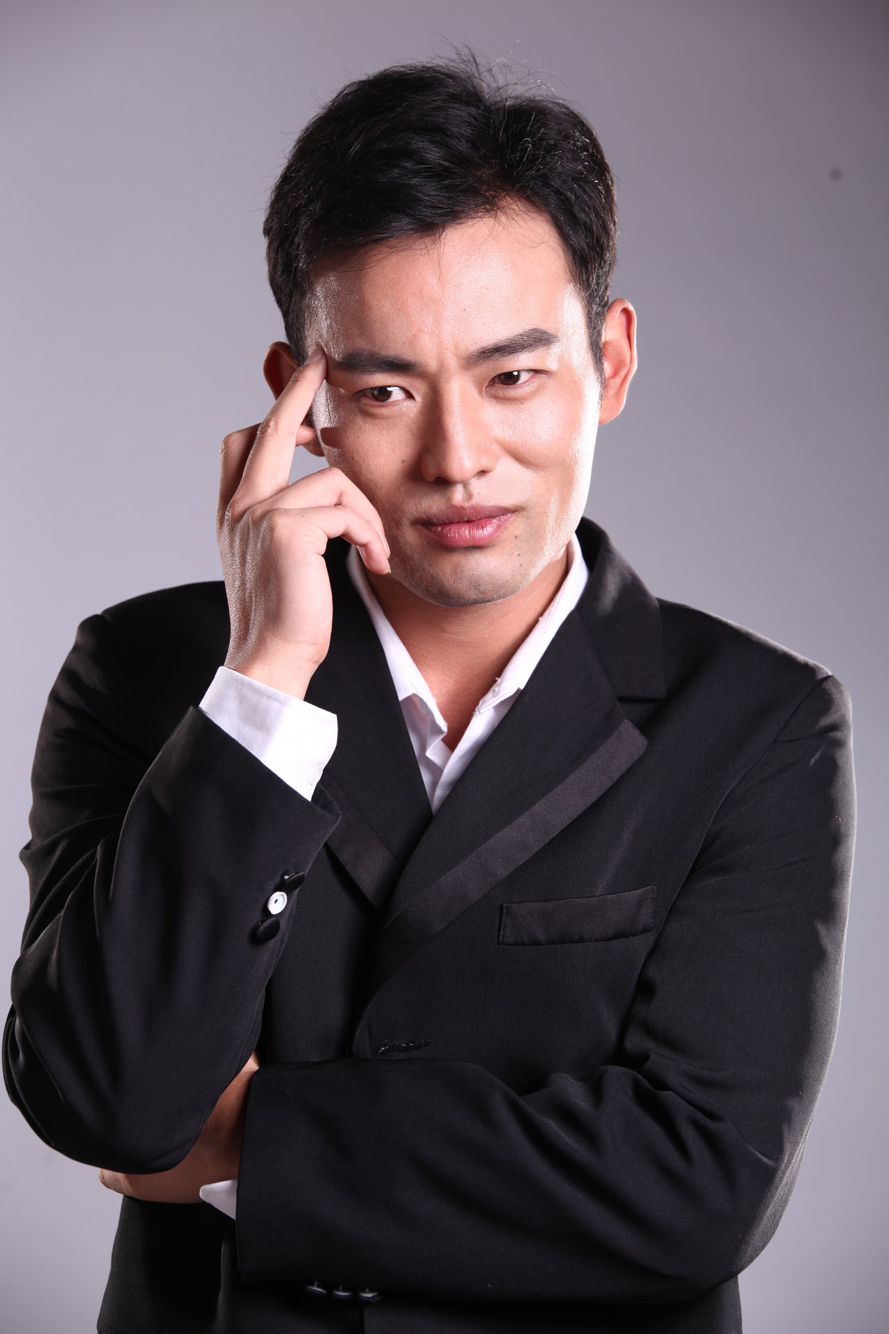  p data-id="gnb08jp4dv">张潇阳(原名张敏敏),中国大陆男演员,副导演