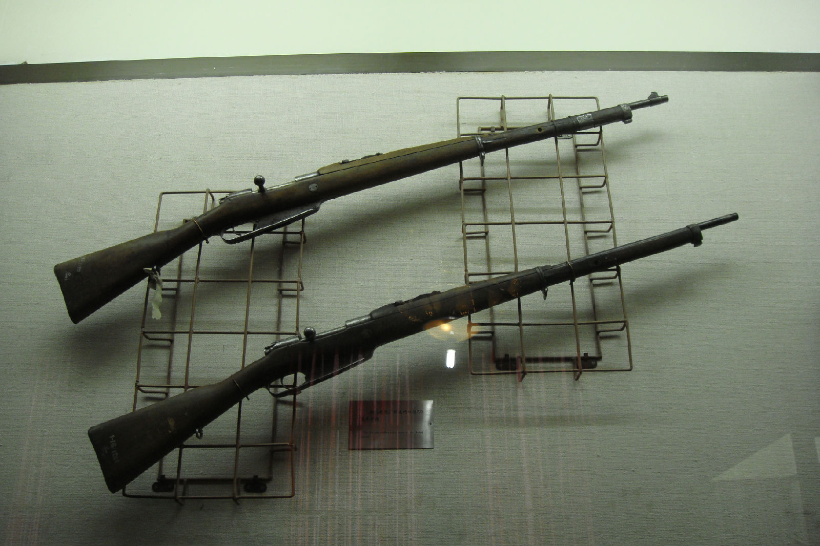  p>火器现代又称热武器或 a target="_blank" h