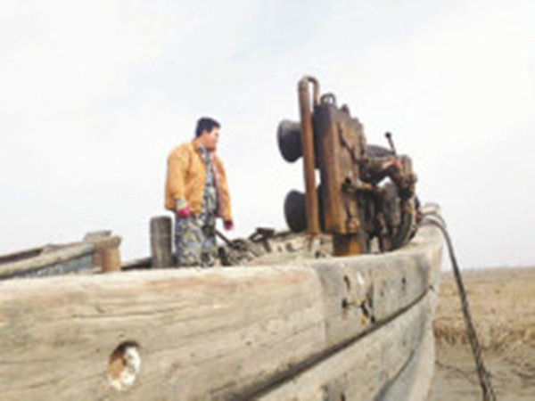  p>海龙村原隶属于东港市前阳镇,2007年2月2日,前阳镇海龙村(整建制)