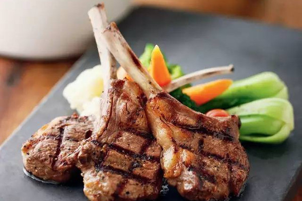  p>爱尔兰羊排是一款西式菜品,制作原料主要有羊排, a target="_blank