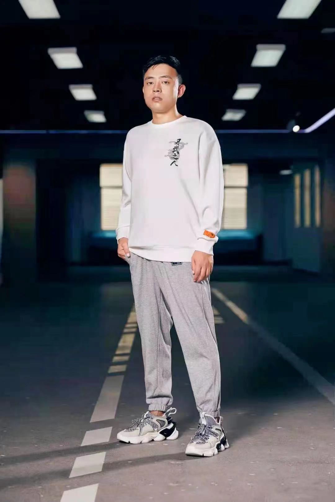 class="ref" data-ctrid="sjfnp2mhyxth">铁山靠,本名张国梁,出生于 