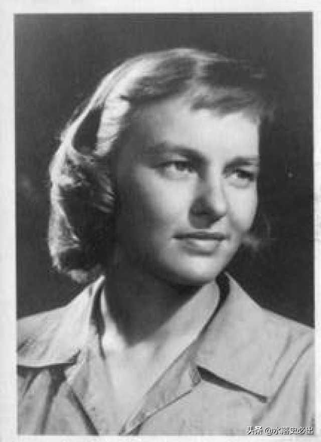 hinton,1921年10月20日——2010年6月8日),又名琼·辛顿,女,毕业于 a