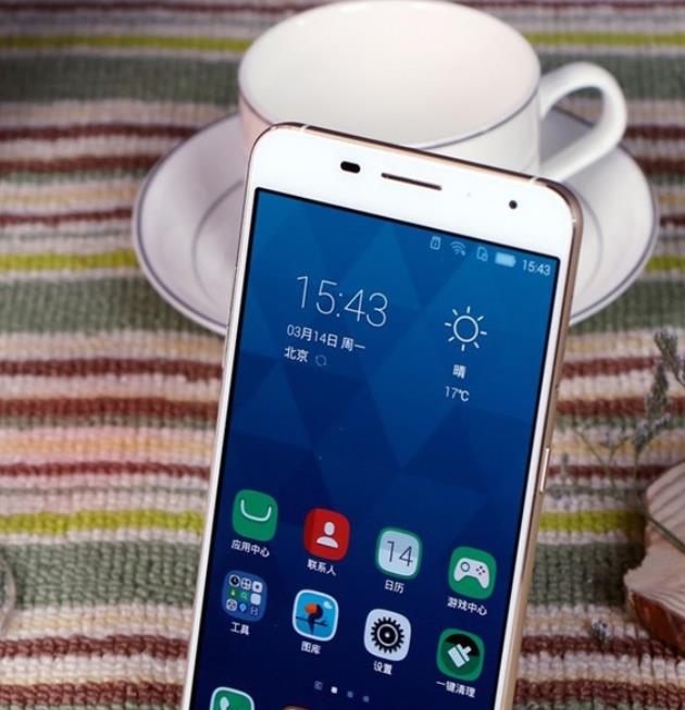 a1是海信于2016年2月发布的 a target="_blank" href="/item/手机