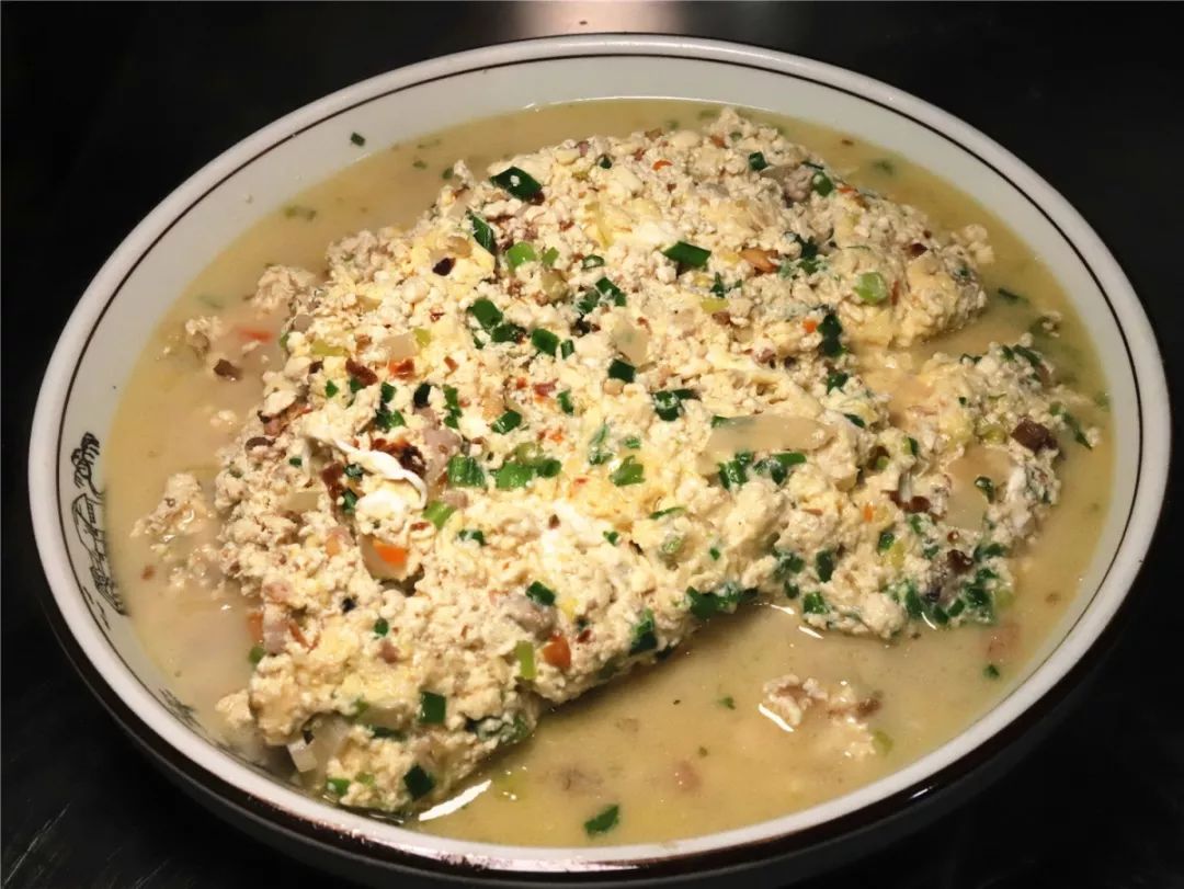  p data-id="gnws9ps0sx">焖豆腐,是福建省莆田市民间流行的一种地方