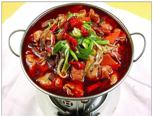  p data-id="gnwsf6bfmr">锅仔是一种菜品,颇似于 a target="_blank"