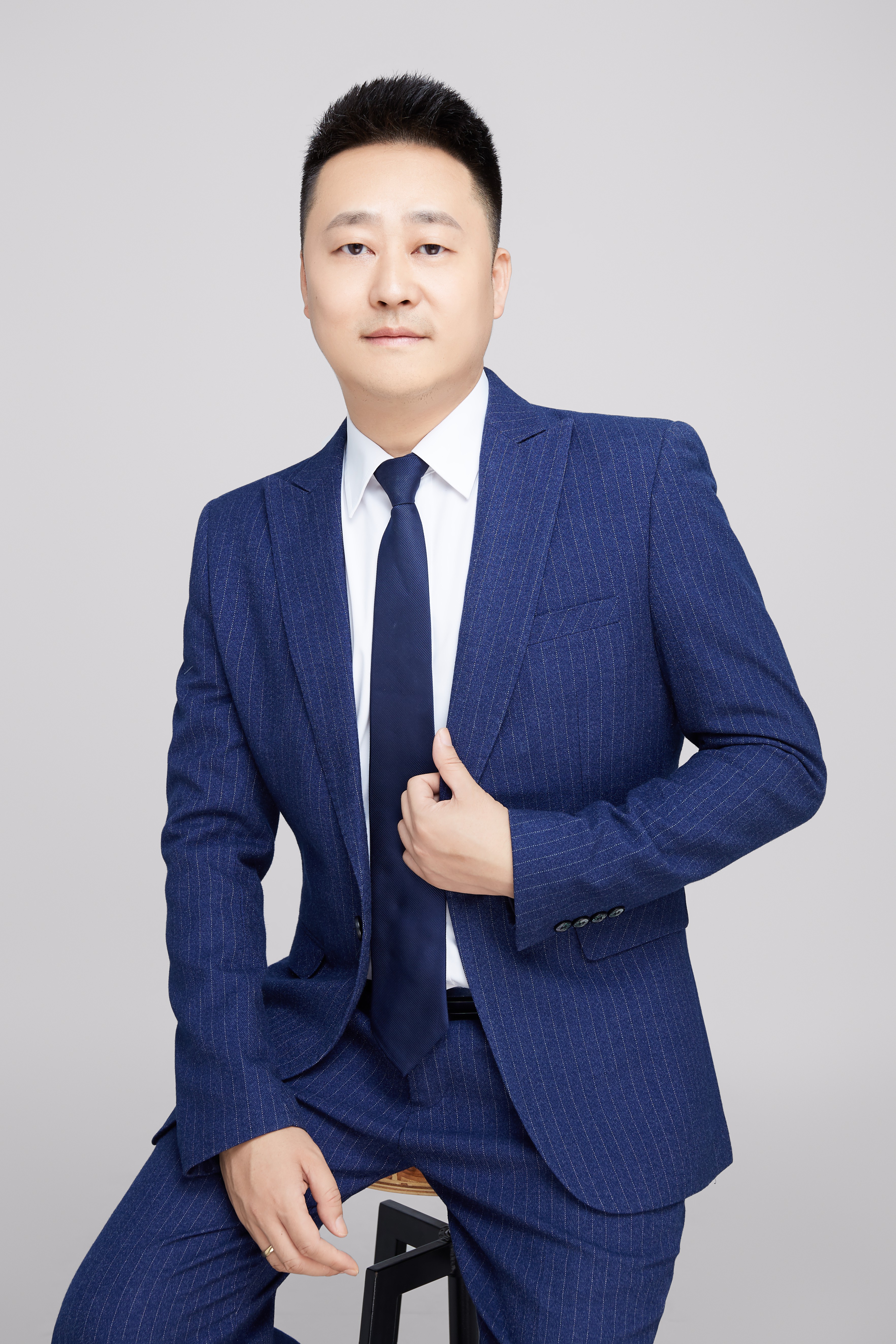 曾健,男,现任职新潮传媒联合创始人,高级副