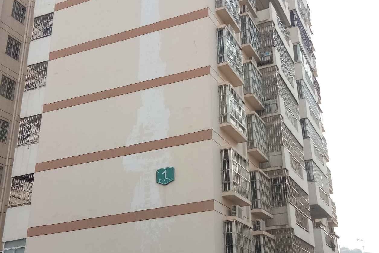  p>金象花园二期位于成都市锦江东光小区,由无开发商建成,共计房屋