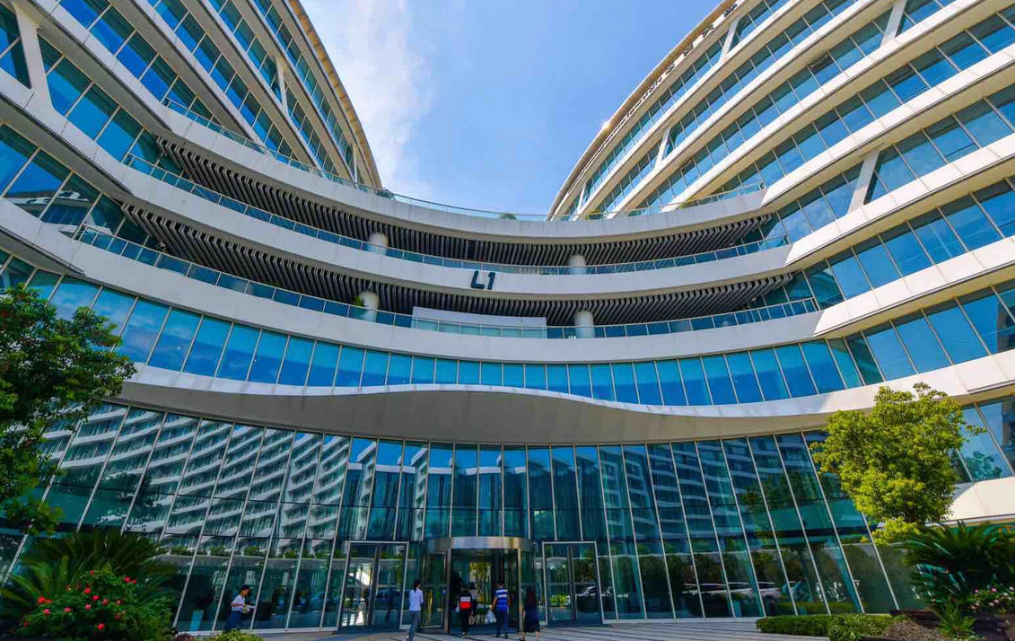  p>虹桥世界中心位于上海市青浦徐泾,总建筑面积550000,总占地面积