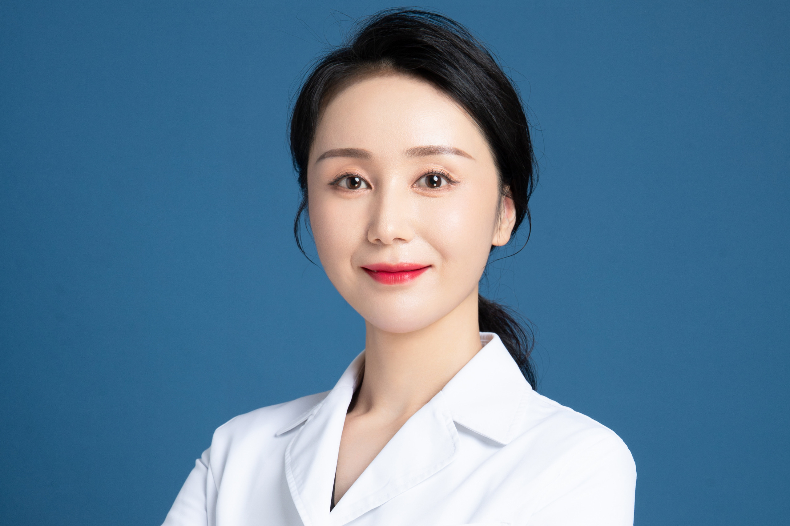 韦婷,女,中国国籍,南京韩辰美容医院执业医师.