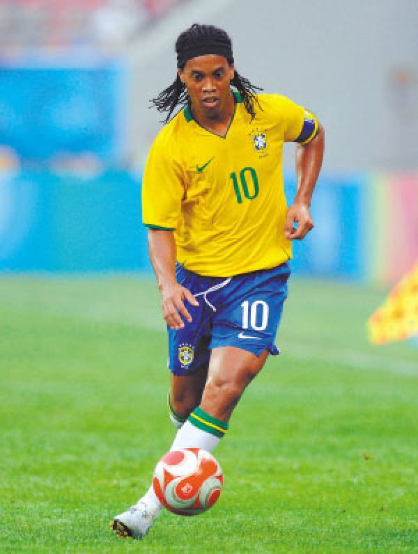 球员里 a target="_blank" href="/item/罗伯托·里维利诺/8854852"