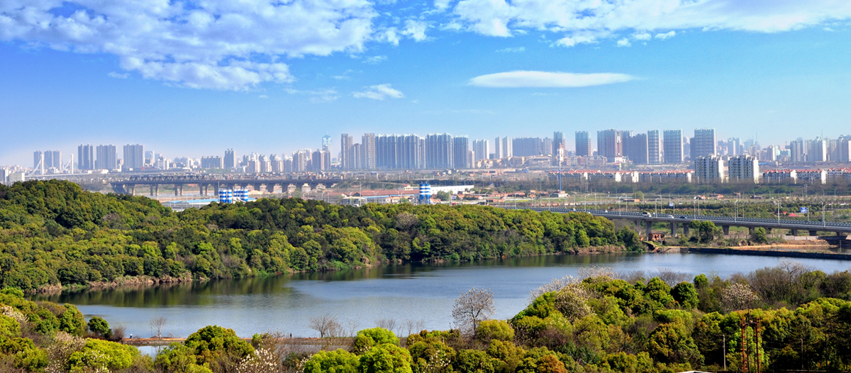  p>华东交通大学,简称"华东交大",位于江西省省会 a target="_blank"