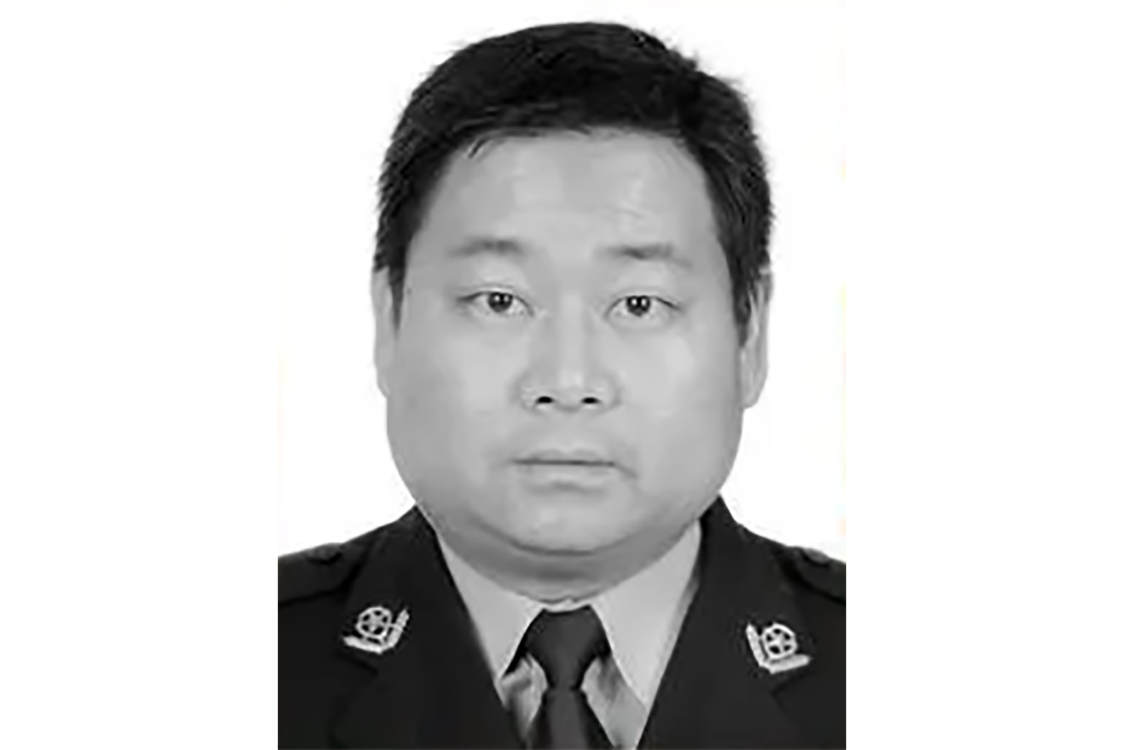 tjmjf5gt4plv">周峰 i>(1980年4月-2022年10月3日) /i>,男,安徽明光人